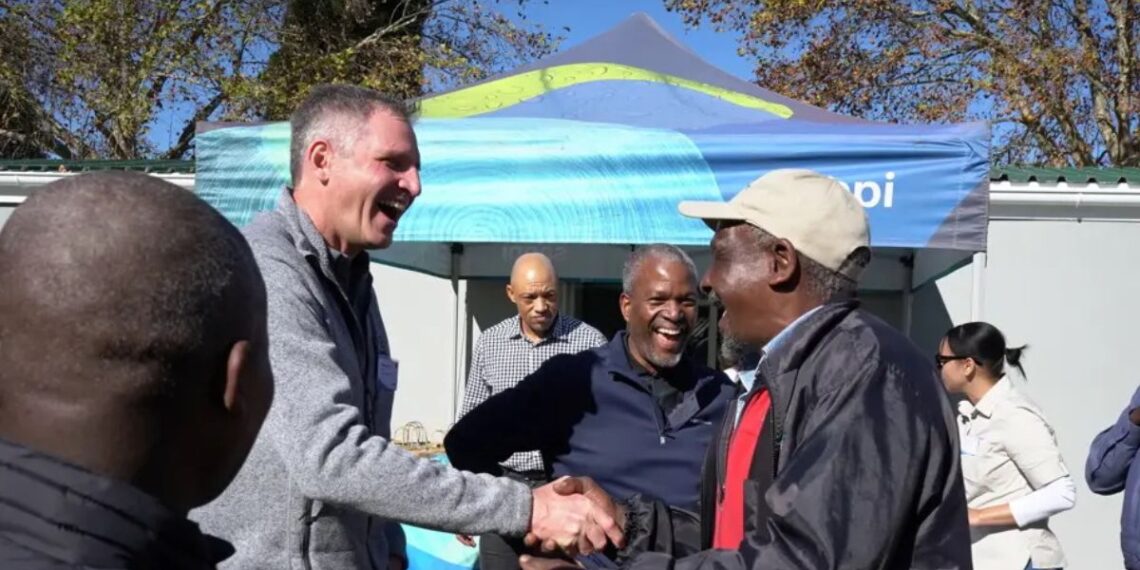 Graeme Wild, SappiSA CEO reunited with his erstwhile fire tender operator, Nhlanhla Mhlekazi Phoswa, turned local contractor. Photo: Supplied/SappiSA