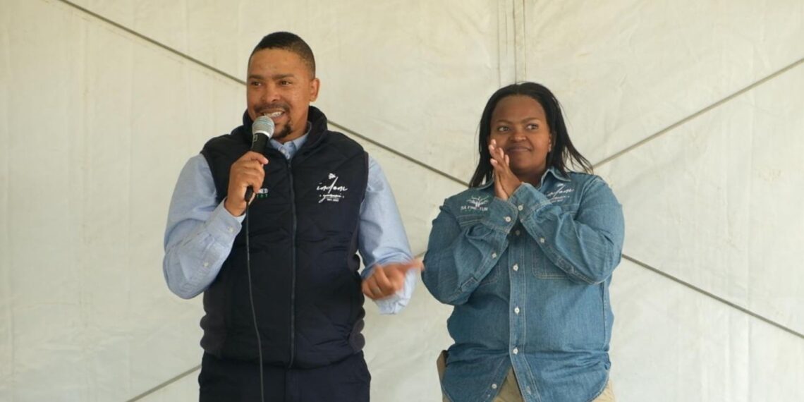 The farmer hosts; Mlungisi Bushula and Sonke Dyubeni, made history by hosting the Eastern Cape Farmers Day, a day filled with rich content, entertainment, and live demonstrations, at Kidd's Beach, East London.
Photo: KwaNontsomi Media Enterprise