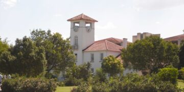Hundreds of University of Fort Hare agriculture students face a bleak future after discovering their animal science and agricultural economics qualifications are allegedly unregistered with SAQA and the CHE, or were changed without consent. Photo: Supplied/Food For Mzansi