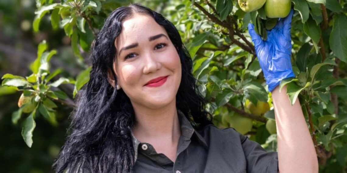 From psychology graduate to pioneering farmer, Elize Gerda Beukes has built a diversified mixed farming operation spanning seven hectares of semi-arid land in the Northern Cape. Photo: Supplied/Food For Mzansi
