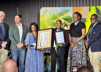 Botlhale Jacob Tshabalala,(third from the right) the Grain SA/ Absa South Africa John Deere Financial New Era Commercial Farmer of the Year. Photo:GrainSA