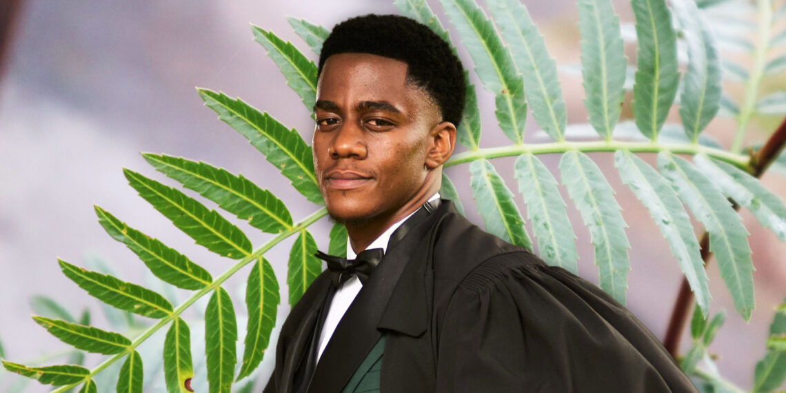 Biochemist Thabo Lesiba Lekgoathi of Sefako Makgatho Health Sciences University blends indigenous wisdom with modern science to uncover the pepper tree’s healing properties. Photo: Gareth Davies.