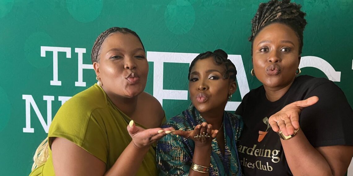 Well-loved Channel Africa broadcaster, Mmatsheko Mosito, this year’s Soul to Soil MC, engages warmly with attendees. Photo: Ivor Price/Food For Mzansi