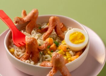 Dinner just got a whole lot more fun! Eskort Kiddos Flingas, Wim Wams, and Tonkies turn mealtime into a playful, protein-packed family feast. Photo: Supplied/Food For Mzansi