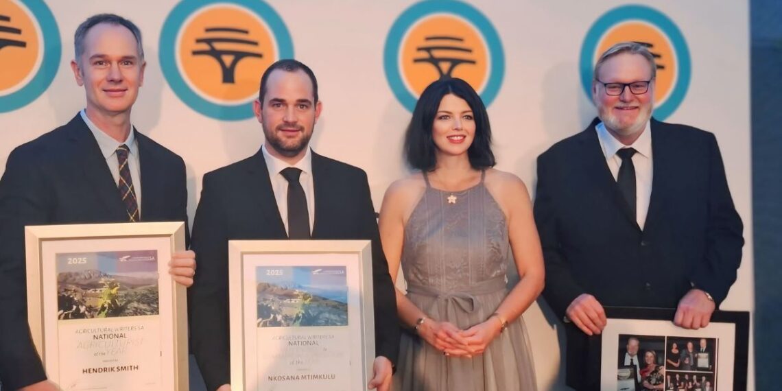 From left: Dr Hendrik Smith, Dr Dirk Strydom of Grain SA (accepting the New Entrant to Commercial Agriculture 2025 award on behalf of the late Nkosana Mtimkulu), Lindi Botha from Agricultural Writers SA, and Jan Grey at last night’s AWSA Awards. Photo: Supplied/Food For Mzansi