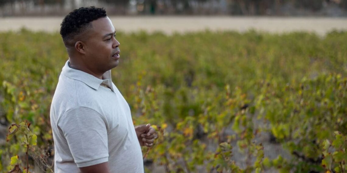 Explore the inspiring story of Sherwin van Wyk, founder of Brothers in Vines. Learn how he transitioned from a Groot Constantia intern to a visionary winemaker, using a "virtual cellar" to craft premium wines and uplift 30 families in the Western Cape. Photo: Supplied/Food For Mzansi