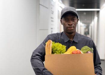 Even if you shop in bulk, being mindful of quantities during the festive season matters.
Photo: Freepik