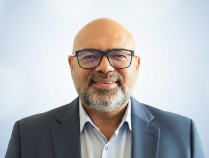 Wilbur van Niekerk, a commissioner at the Commission for Conciliation, Mediation and Arbitraiton (CCMA, observed a breakthrough in farm labour relations following the DONUTS wine programme. Photo: Supplied/Food For Mzansi