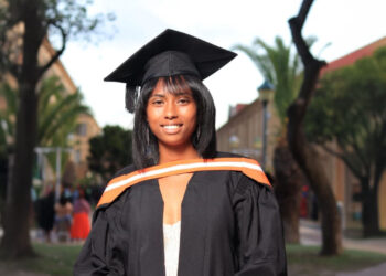 Meet Lucinda Arendse — a teacher, mother, and role model who turned her apple farm experience into a life lesson in perseverance. From harvesting fruit to shaping young minds, her journey reminds us that no dream is too distant. Photo: Tru-Cape Marketing