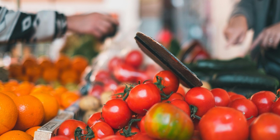 New research shows the Johannesburg Fresh Produce Market drives tomato prices nationwide, rapidly affecting Durban, Cape Town, Bloemfontein and Tshwane. Photo: Pexels