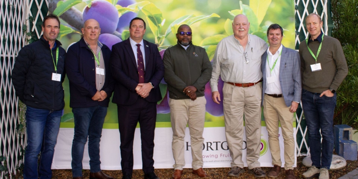 From left to right: Calla du Toit, Nicholas Dicey, minister John Steenhuisen, Dr Mogale Sebopetsa, Anton Rabe, Jacques du Preez and Paul Cluver at the Hortgro Symposium. Photo: Hortgro