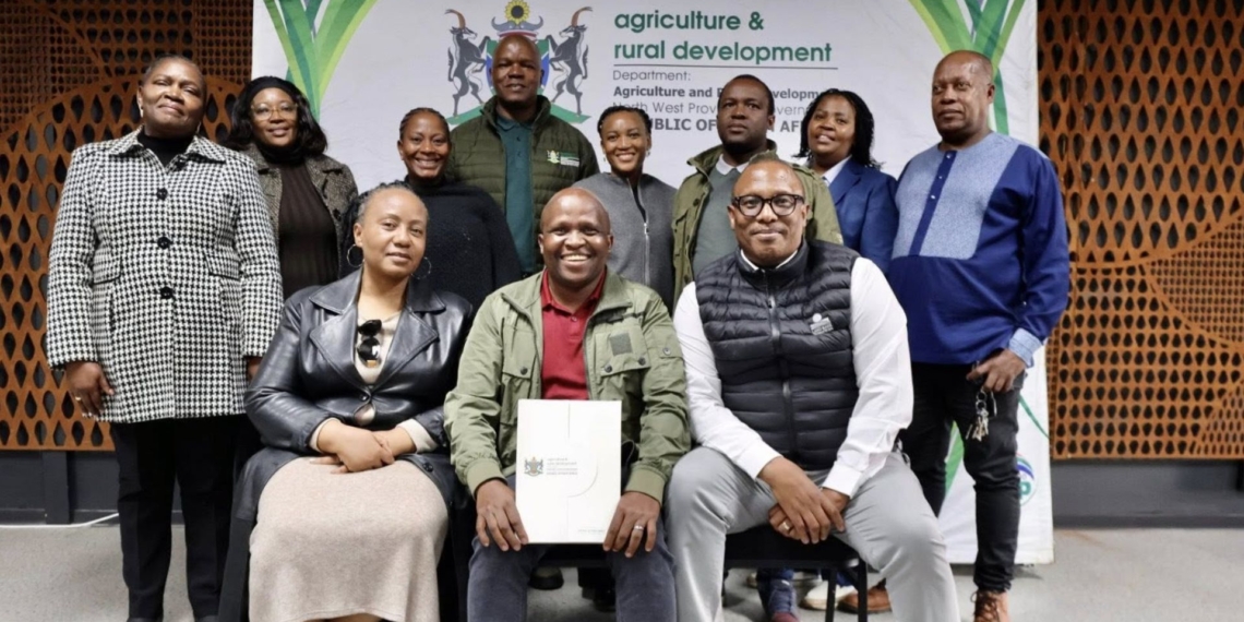 MEC Madoda Sambatha flanked by Elder Mtshiza of CASP, Litha Cutta of Land
Bank, head of department Dr Hans Kekana, and officials during the Memorandum of Understanding
(MoU) signing ceremony aimed at strengthening agricultural development and farmer support in
North West. Photo: NWDARD