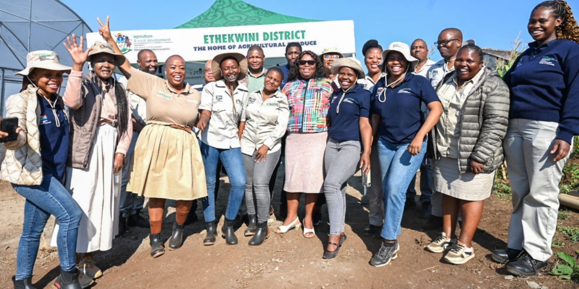 Some of the participants at the food garden at the Vuka Supply Farm in uMbumbulu within the eThekwini Municipality. Photo: Supplied/Food For Mzansi