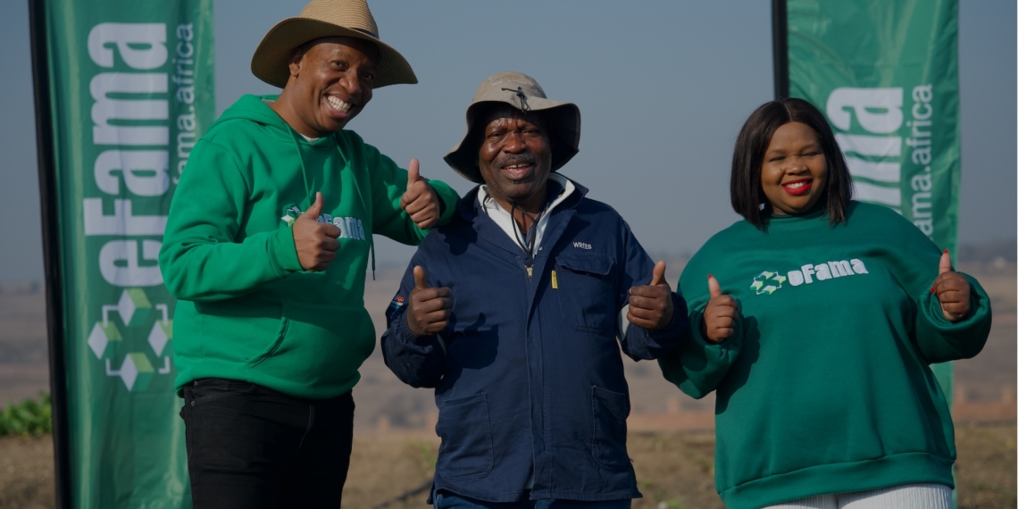 Shadrack and Pretty Kubyane of eFama App get down to farmer level, chatting about how the right tech can turn market-access headaches into new opportunities. Photo: Supplied/Food For Mzansi