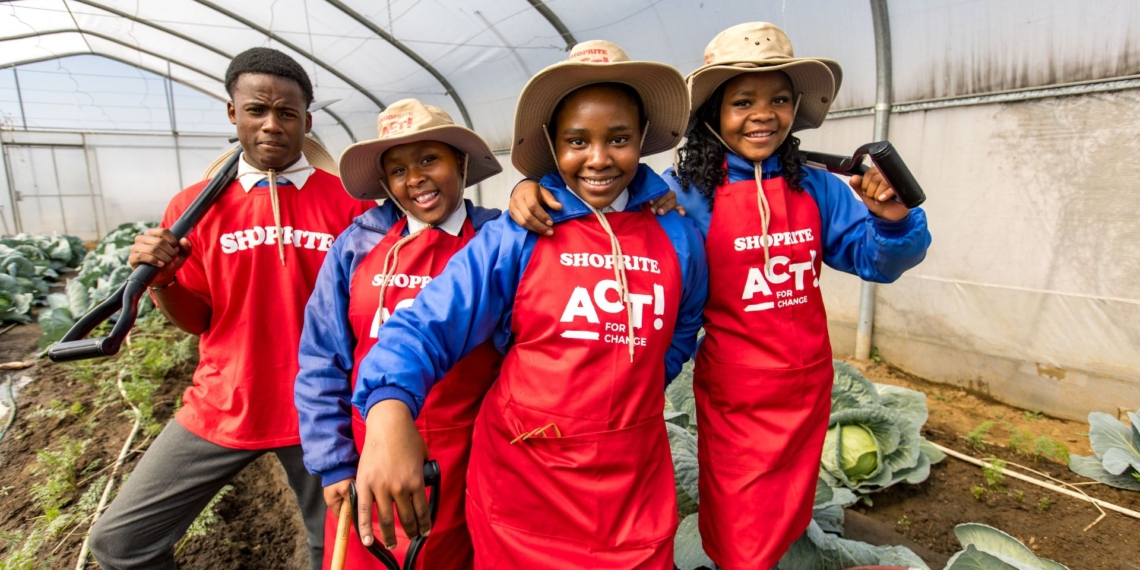 Some of the pupilsfrom Oosrand Commerce and Entrepreneurship School in Reiger Park. Photo:Supplied/ Food For Mzansi