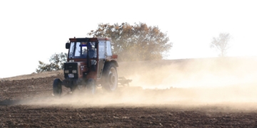 Farmers forced to cut jobs as operational costs skyrocket