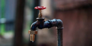 Farmers rethink water use as shortages threaten food production