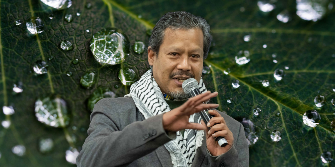 Tauriq Jenkins, high commissioner of the Goringhaicona Khoi Khoin Traditional Indigenous Council, speaks at the Water and Food Indaba about the symbiotic connection between humanity, land, and water. Photo: Gareth Davies/Food For Mzansi