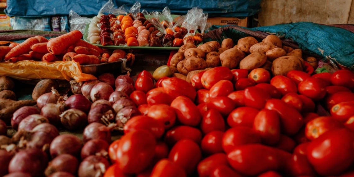 Researchers explain how tackling post-harvest losses, improving cold-chain infrastructure, and blending modern technology with Indigenous knowledge can strengthen food security across the Global South. Photo: Joshuan Barboza/Pexels