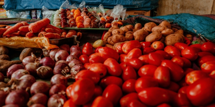 Researchers explain how tackling post-harvest losses, improving cold-chain infrastructure, and blending modern technology with Indigenous knowledge can strengthen food security across the Global South. Photo: Joshuan Barboza/Pexels