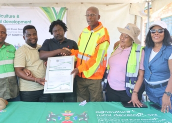 Mogogelo farmers receive packhouse and cold storage facilities