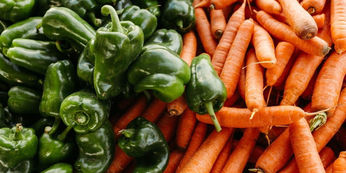 Agricultural economist Conce Moraba explains how an incoming surge in harvest volumes could soon shift fresh produce market directions. Photo: Jonathan Borba/Pexels